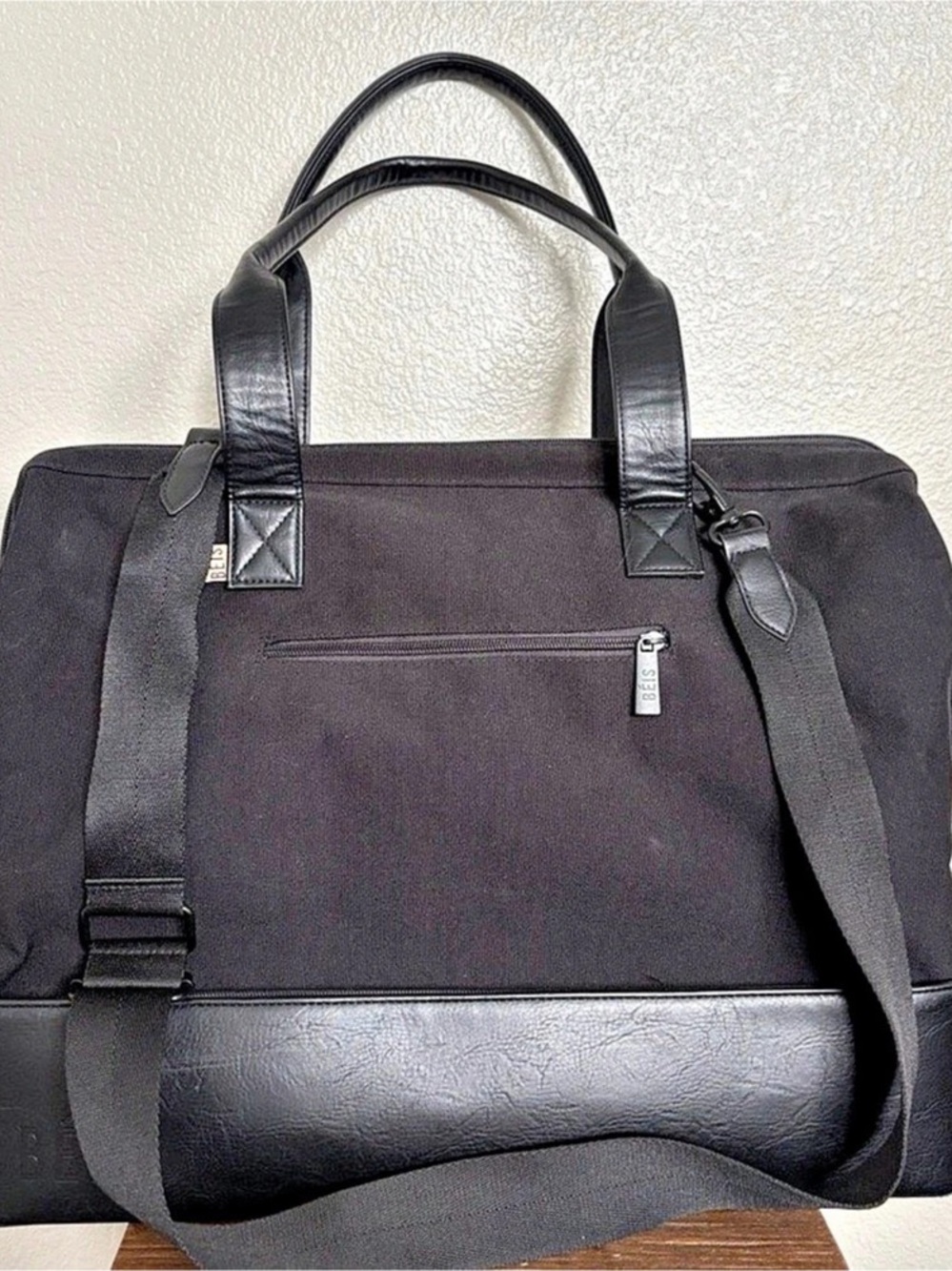 BÉIS The Weekender Black Travel Bag New- Never used